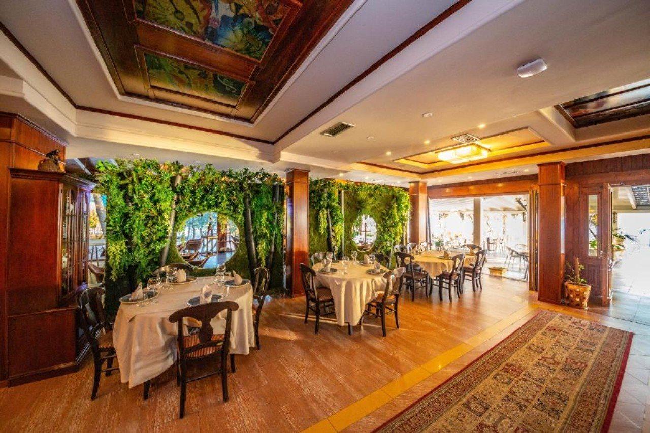 Hotel Majestic Дуррес Экстерьер фото