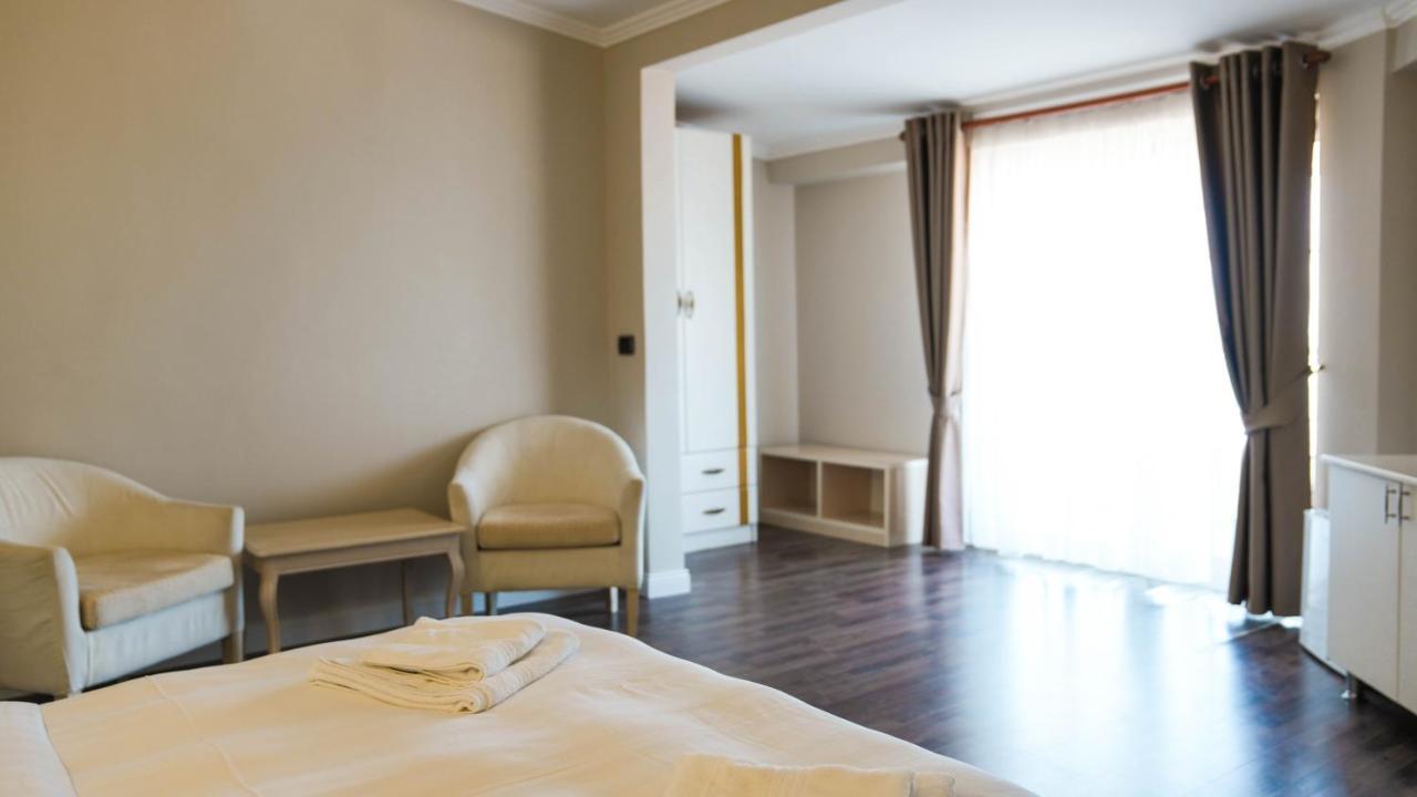 Hotel Majestic Дуррес Экстерьер фото