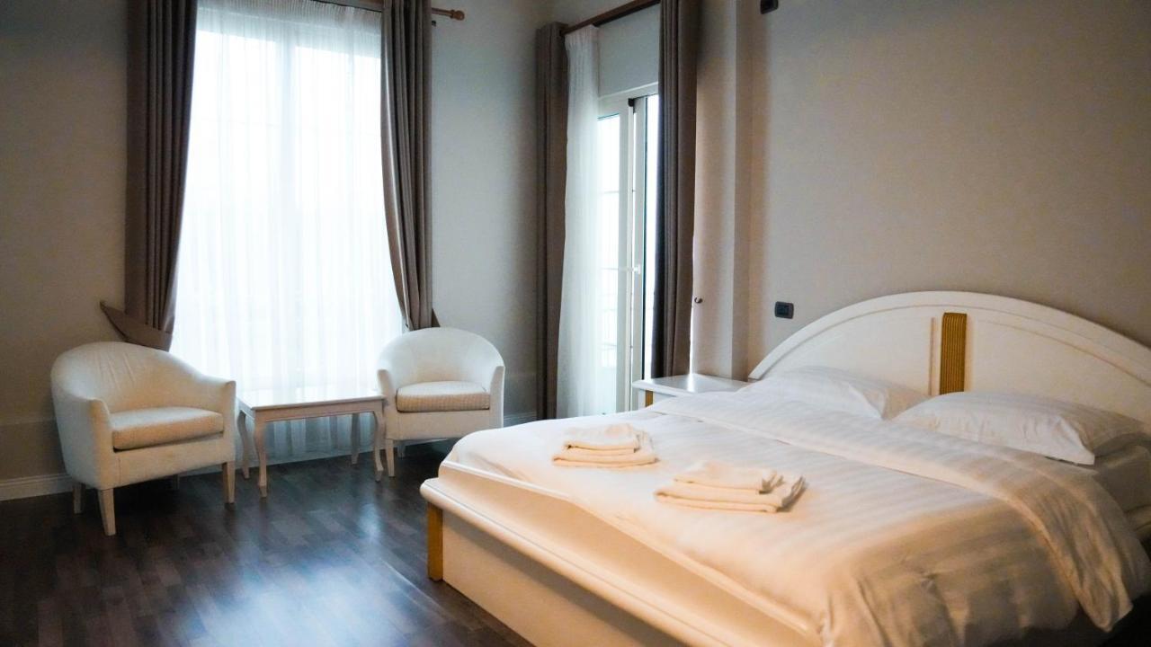 Hotel Majestic Дуррес Экстерьер фото
