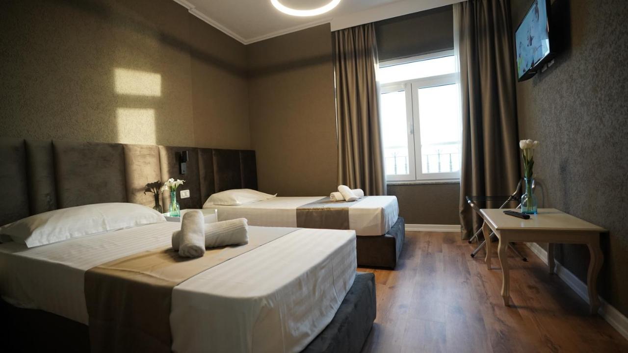 Hotel Majestic Дуррес Экстерьер фото