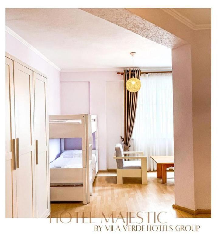 Hotel Majestic Дуррес Экстерьер фото