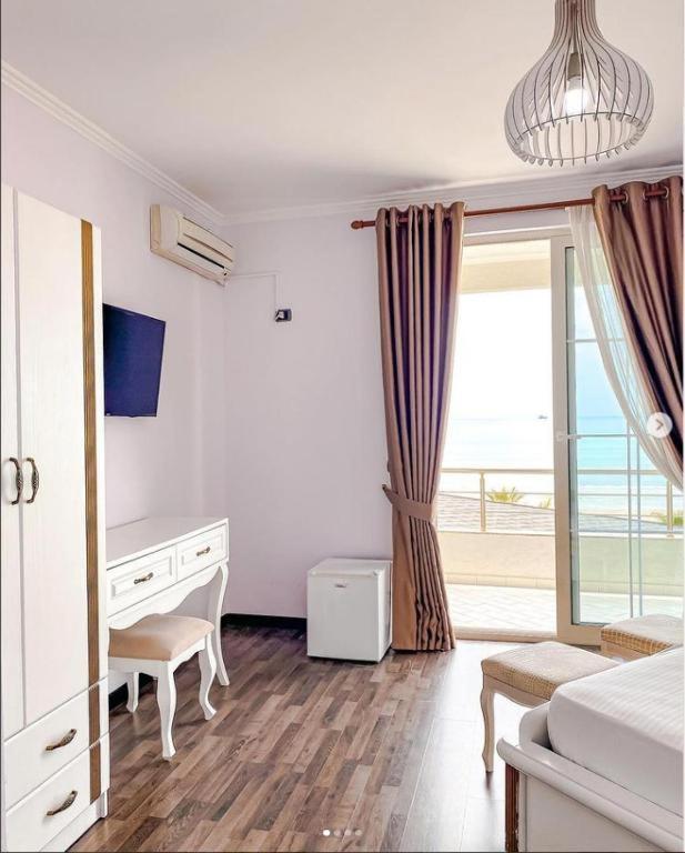 Hotel Majestic Дуррес Экстерьер фото